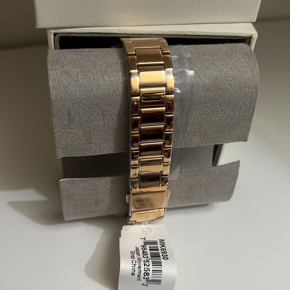 NWT Michael Kors Watch - Picture 6 of 8